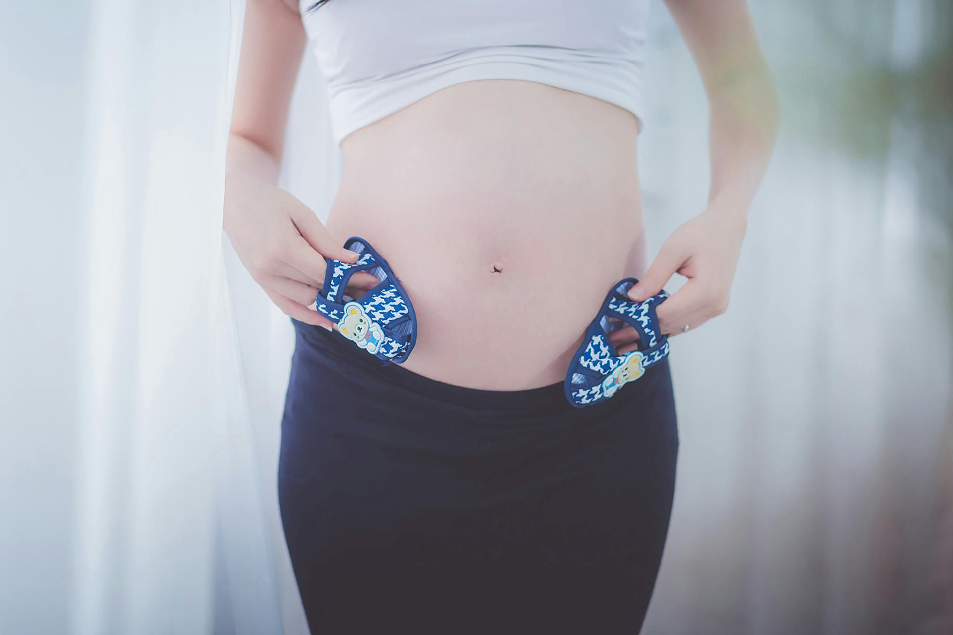 Haaruitval na zwangerschap: Oorzaken en tips